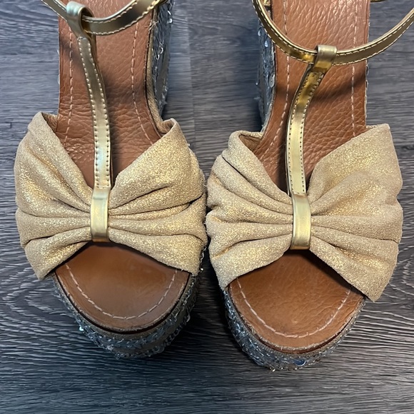 Tory Burch Leather gold sequin embellishment wedges size 6.5 - Picture 7 of 7